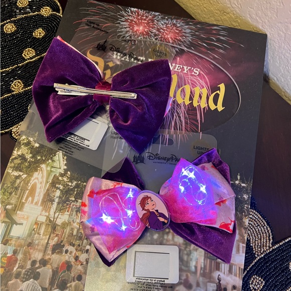 (1 Bow) Disney Parks Princess Anna Light-up Hair Clip - Picture 6 of 6